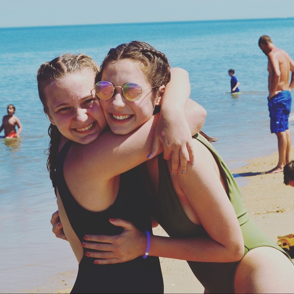 Meet your Posher, Anna - Picture 1 of 1